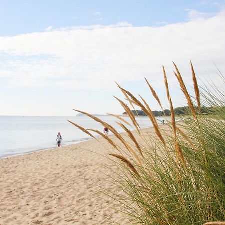 Mit Meerblick Und Balkon, Gratis Nutzung Vom Ahoi Erlebnisbad Und Sauna In Sellin - Meeresblick Fewo 48 Goehren  Buitenkant foto